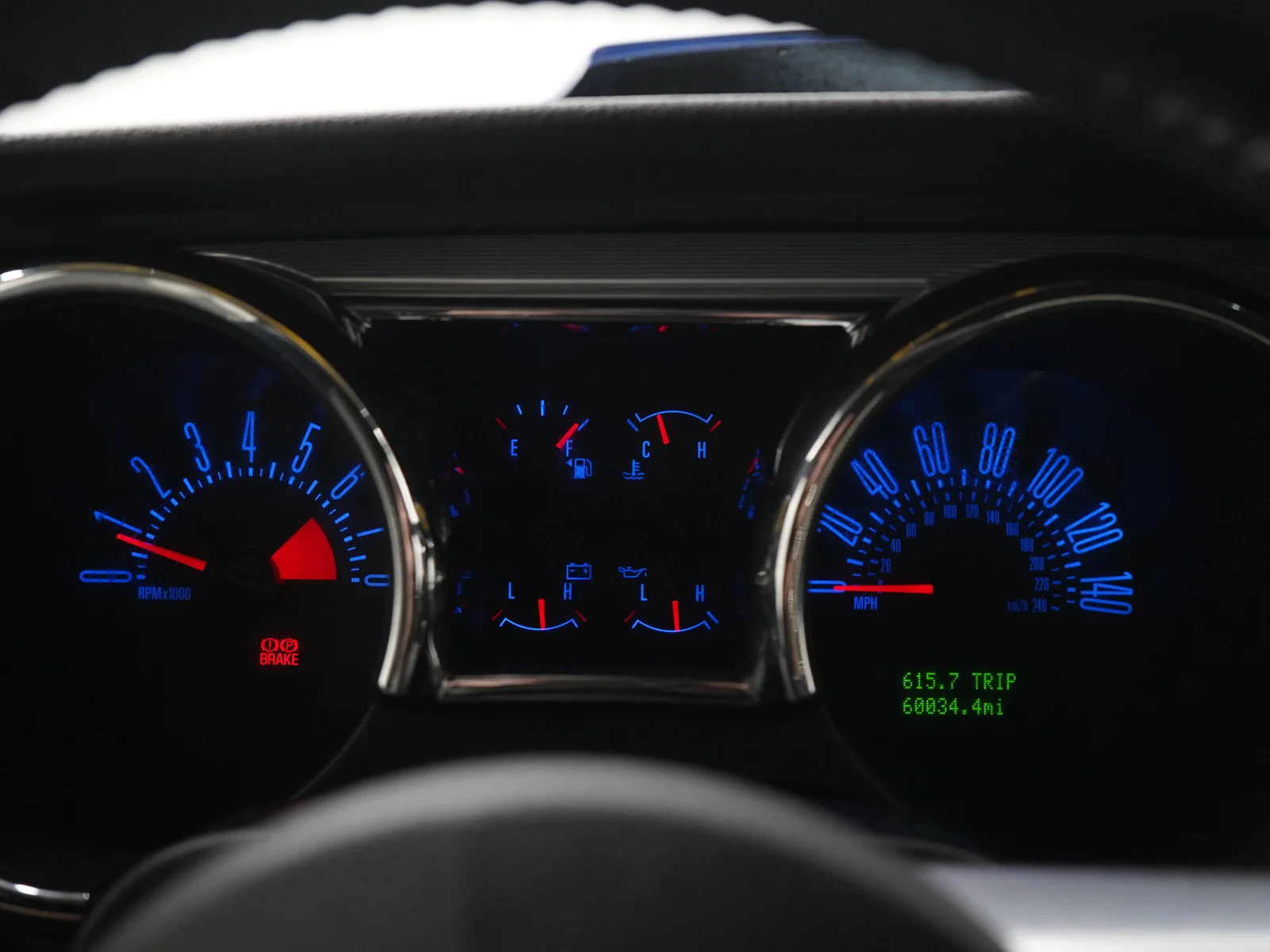Used 2005  Ford GT Premium image 23