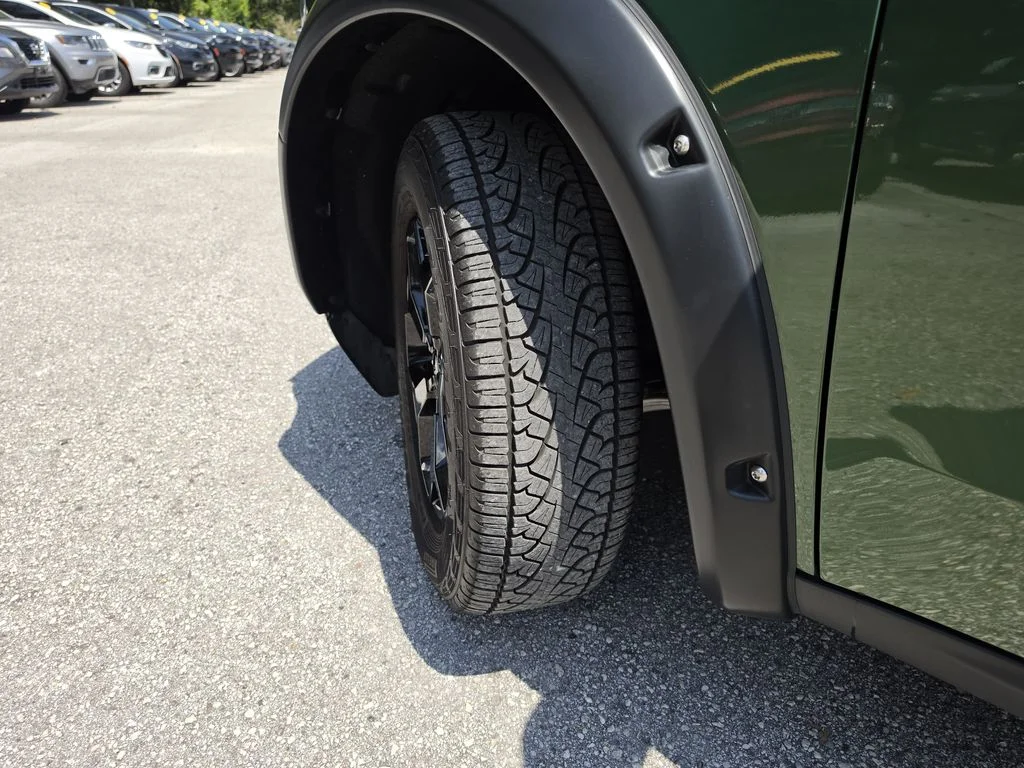 Used 2025 Green Ford XLT image 33