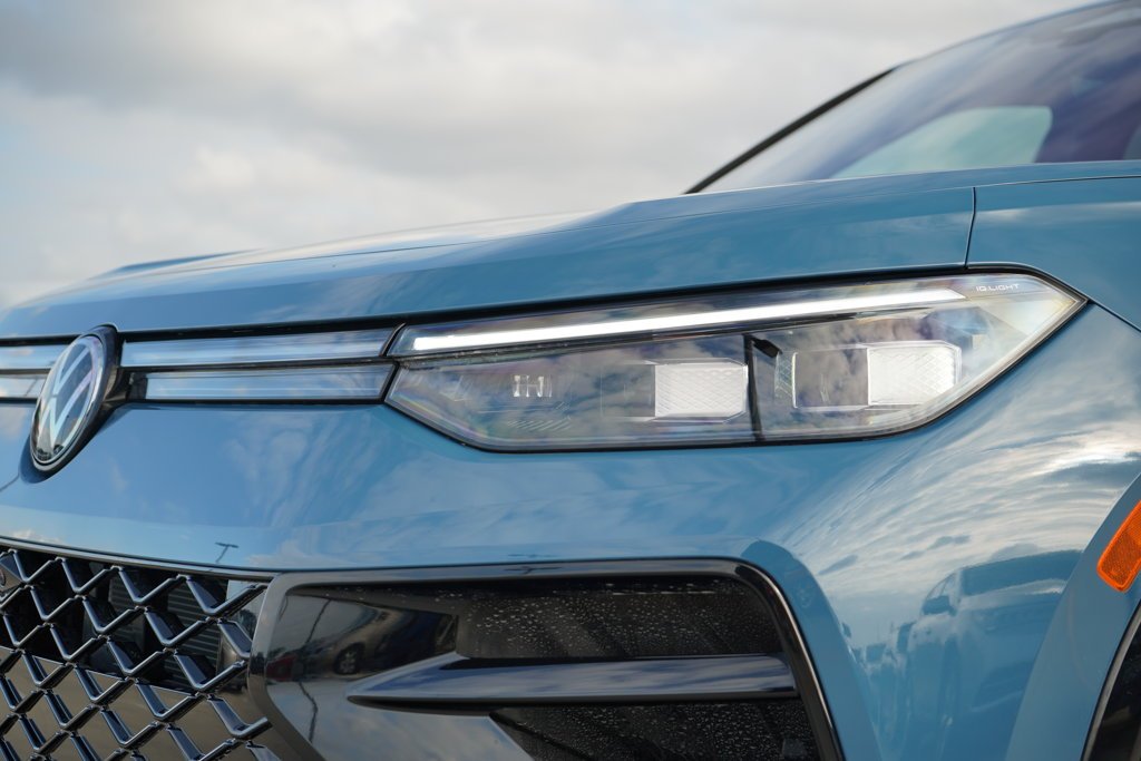 New 2026 Monterey Blue Pearl Volkswagen SEL R-Line Turbo image 9