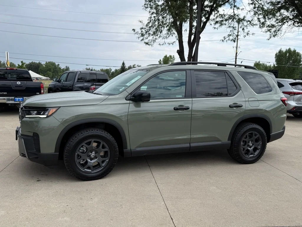 Certified Used 2026 Sonic Gray Pearl Honda TrailSport image 9