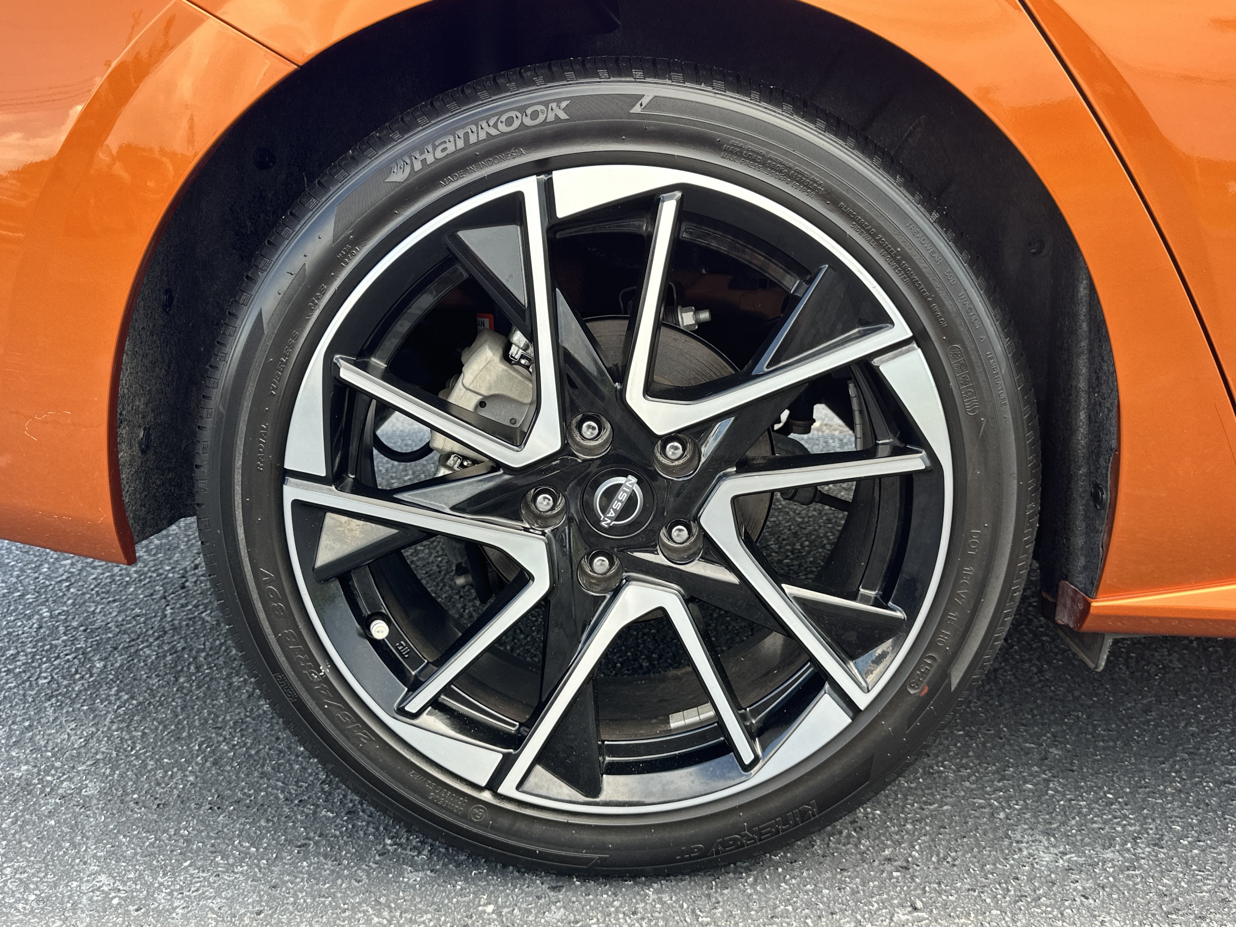 Used 2024 Monarch Orange Metallic/Super Black Nissan SR image 17