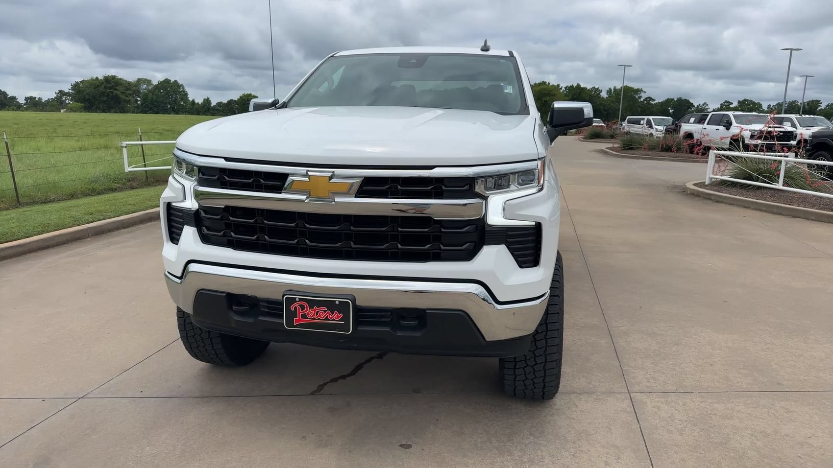 Used 2025 White Chevrolet LT image 4