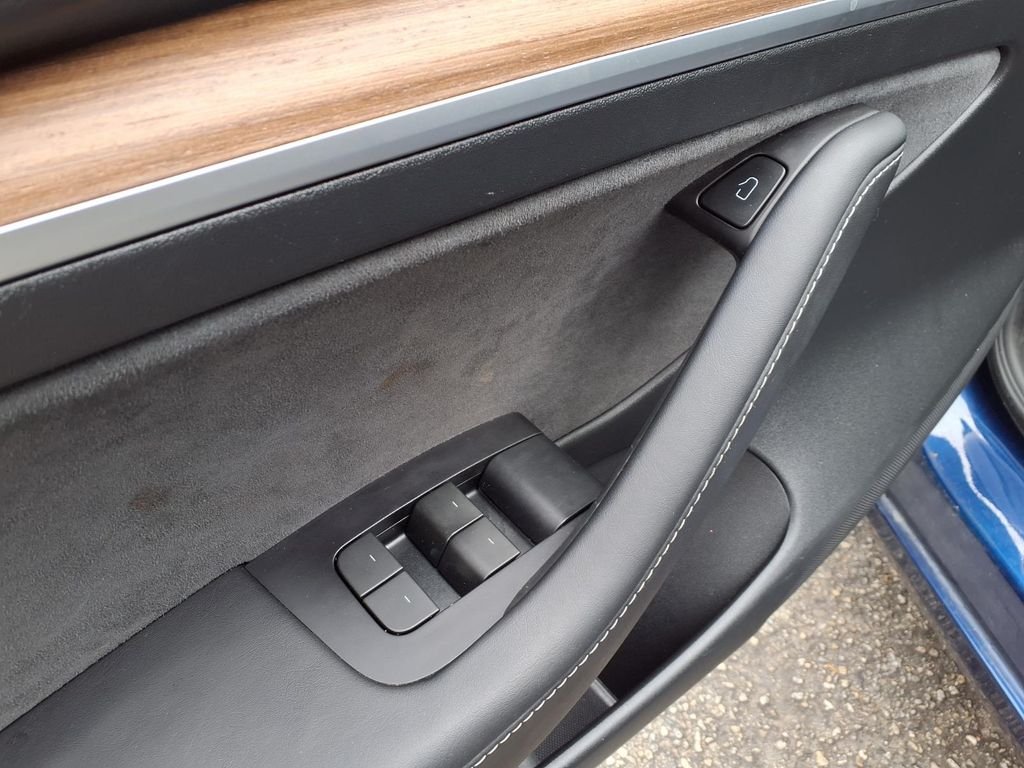Used 2023  Tesla SR Plus image 12