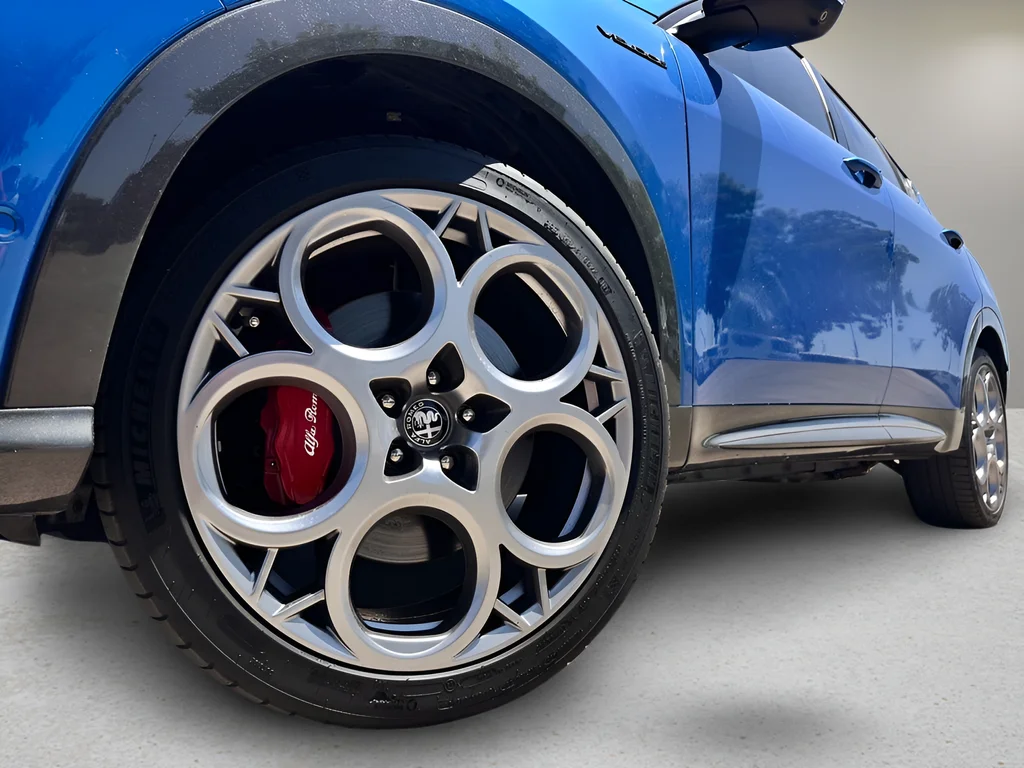 Used 2024 Blue Alfa Romeo Veloce image 24
