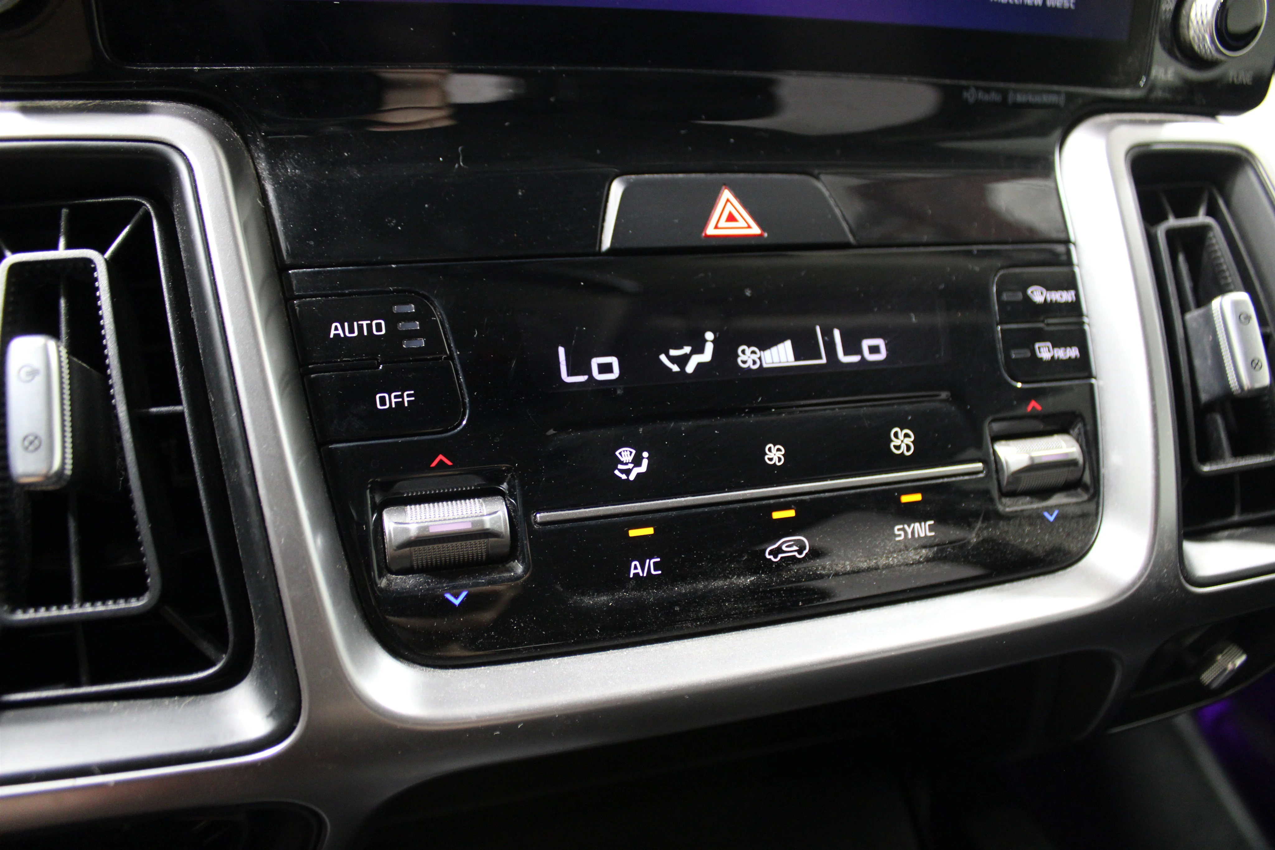 2023 Kia Sorento X-Line S - Photo 16