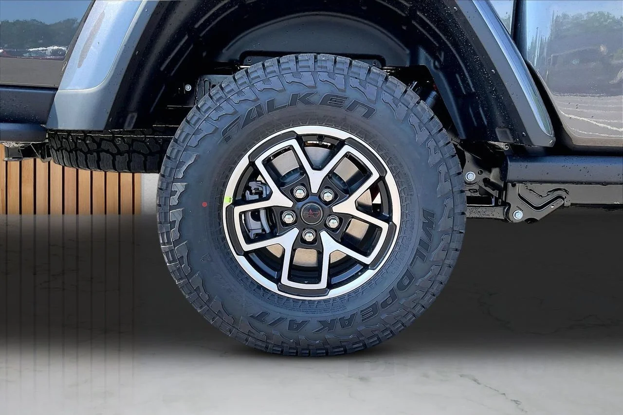 New 2026 Granite Crystal Metallic Clearcoat Jeep Rubicon X image 35