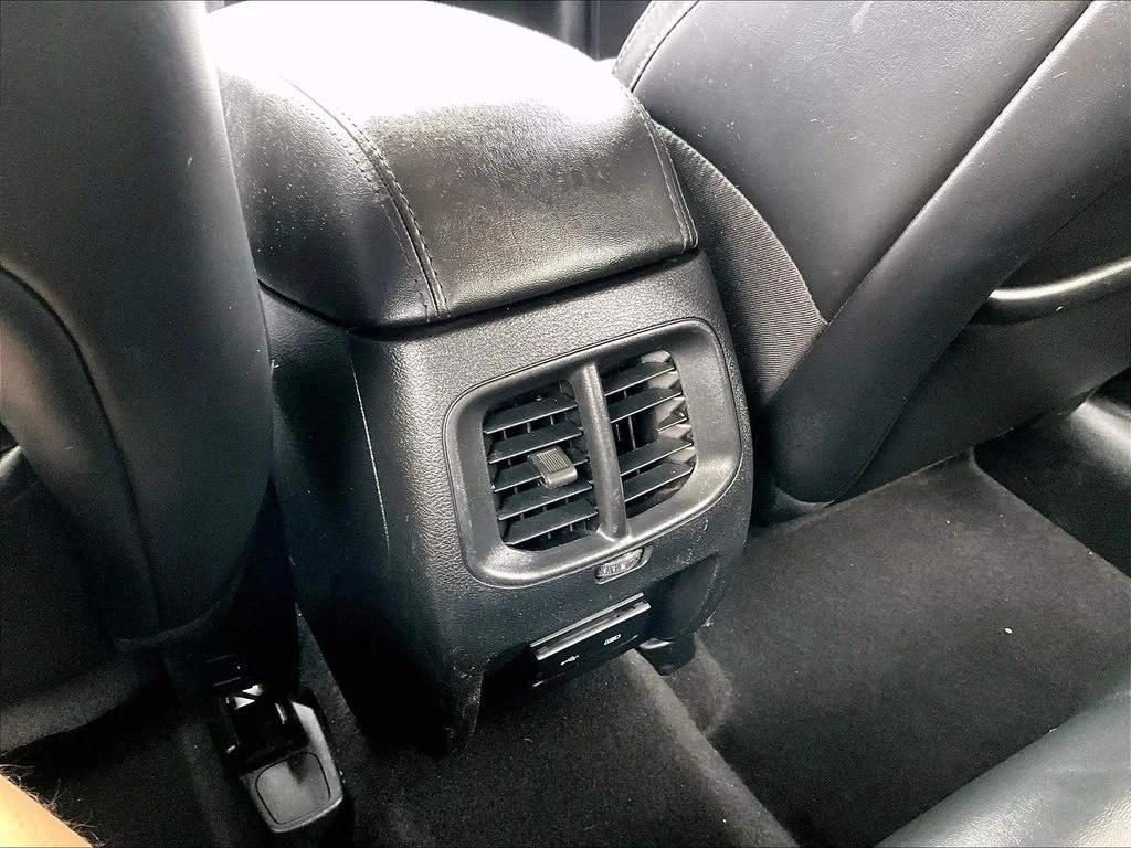 Used 2020 Gray Jeep Latitude Plus image 12