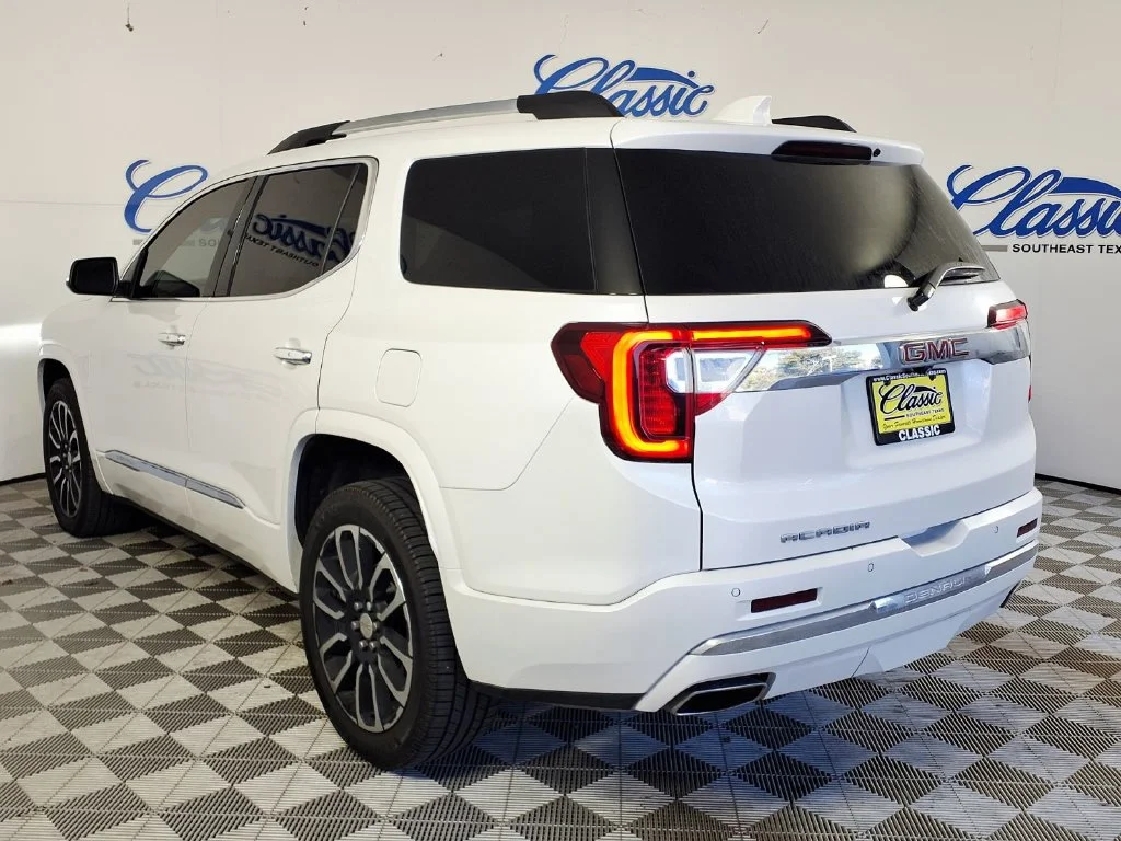 Used 2020 White GMC Denali image 2