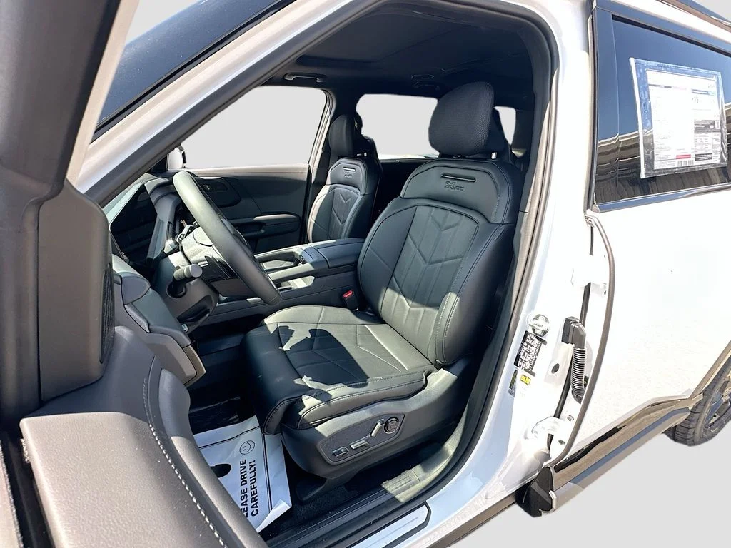 New 2027 Glacial White Pearl Kia X-PRO SX image 22
