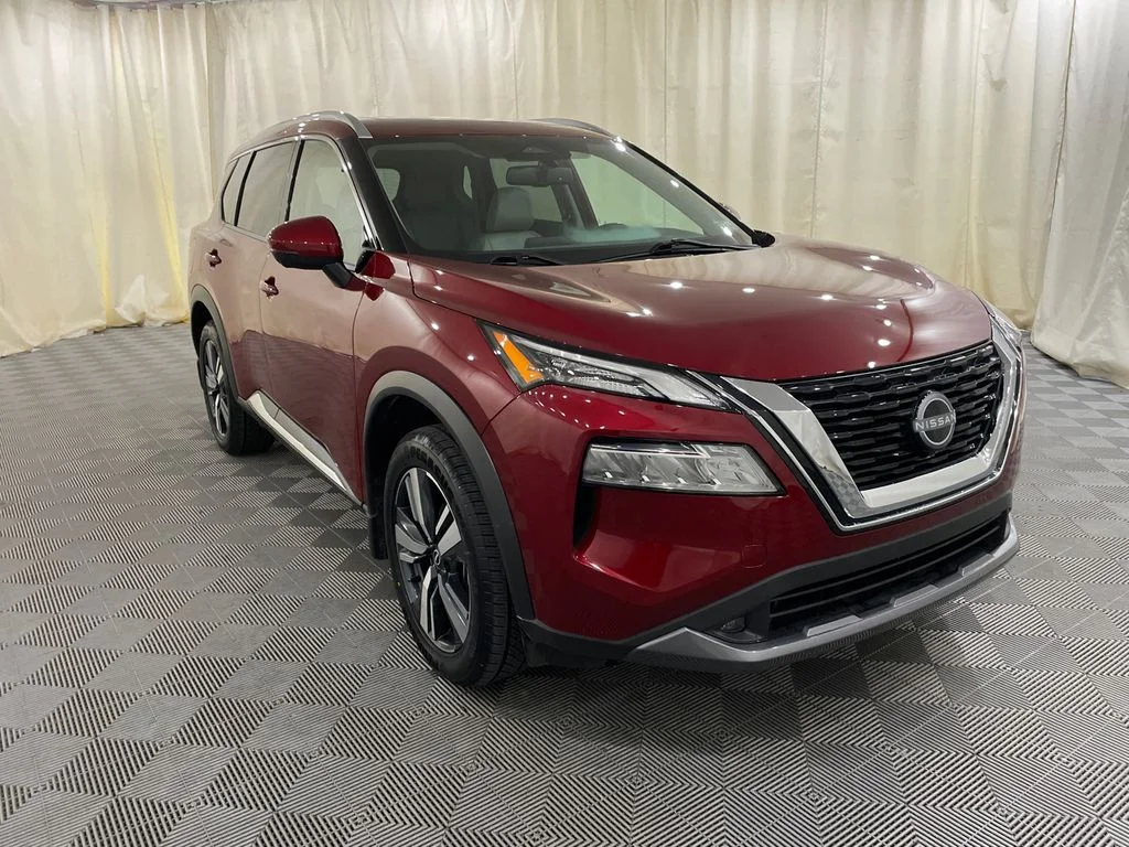Used 2022 Scarlet Ember Tintcoat Nissan SL image 3