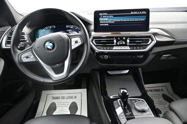 Used 2024  BMW xDrive30i image 15