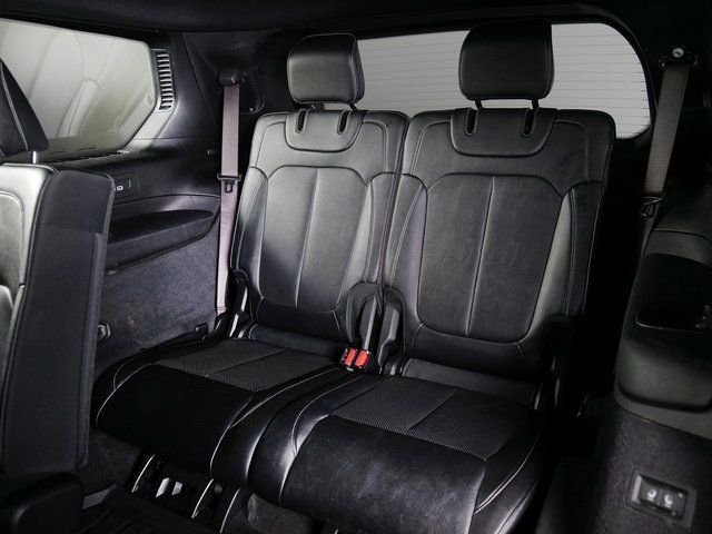 Used 2022 Diamond Black Jeep Overland image 19