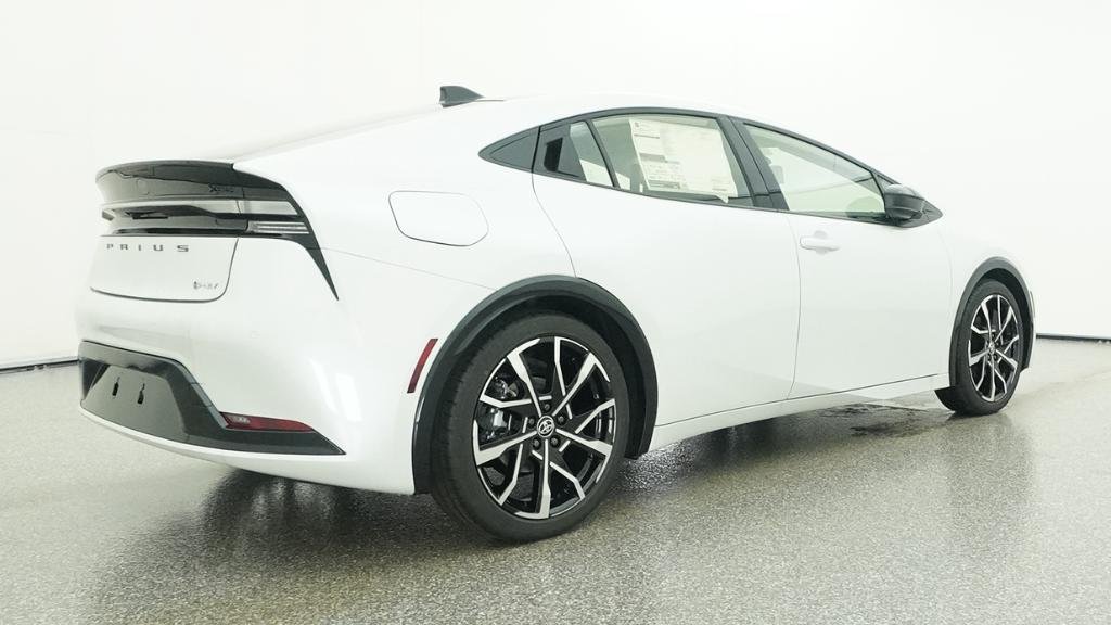 New 2026 Wind Chill Pearl Toyota XSE image 26