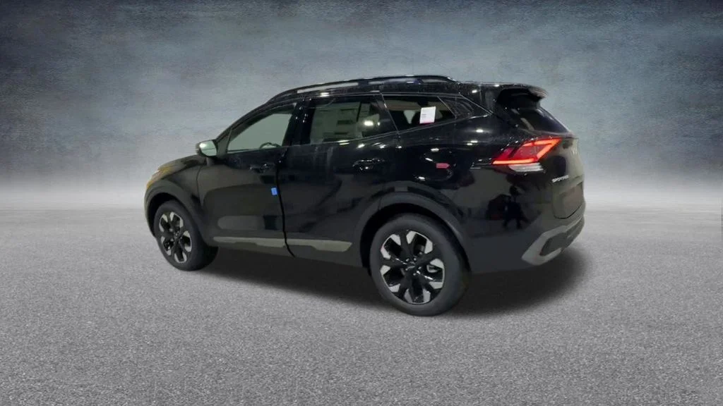 Used 2023 Black Kia X-Line image 16
