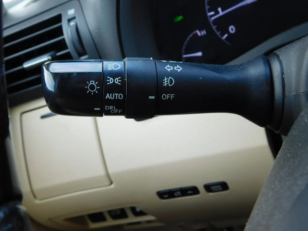 Used 2015 White Lexus 350 image 34