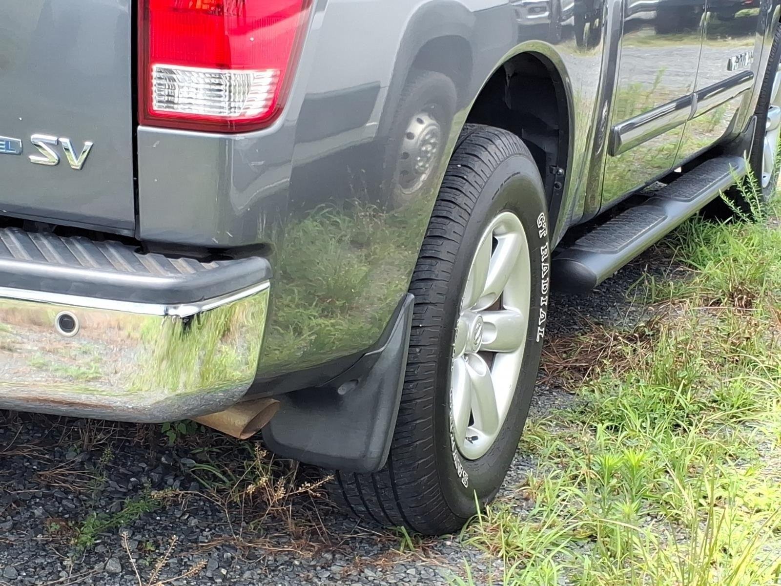 Used 2014 Gun Metallic Nissan SV image 9
