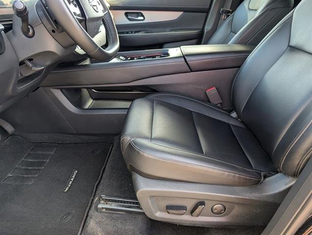Used 2025 Super Black Nissan SL image 15