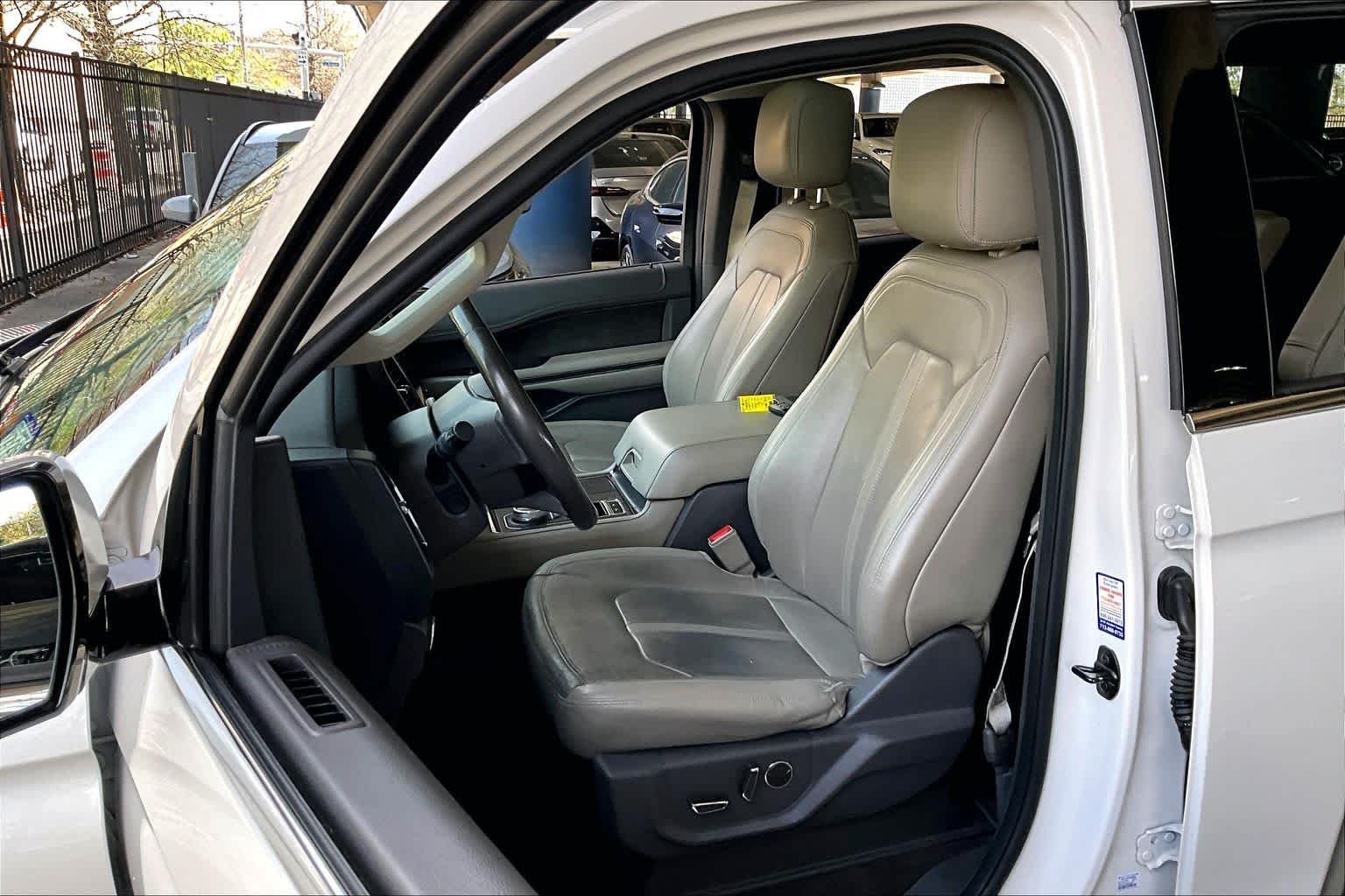 Used 2019 White Platinum Metallic Tri-Coat Ford Limited image 7