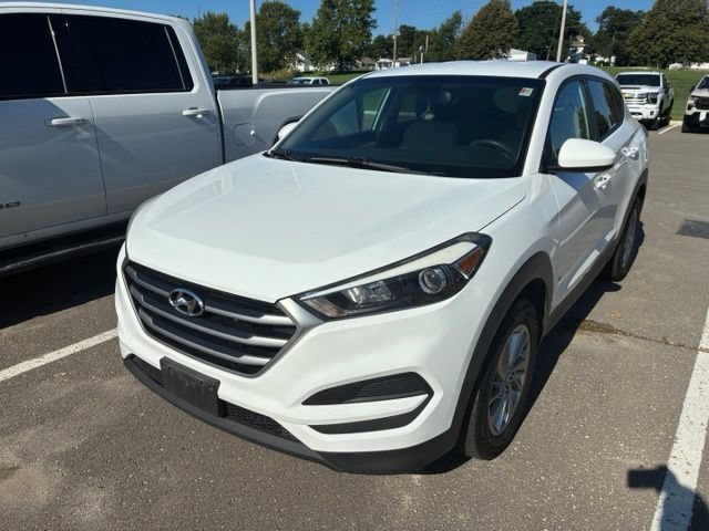 Used 2018 White Hyundai SE image 2