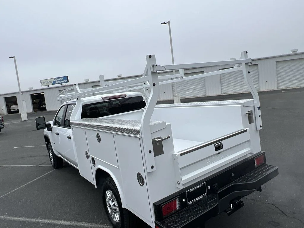 New 2026 Summit White Chevrolet WT image 22
