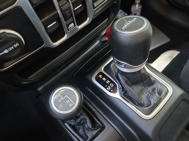 Used 2023 Gray Jeep Sport S image 12