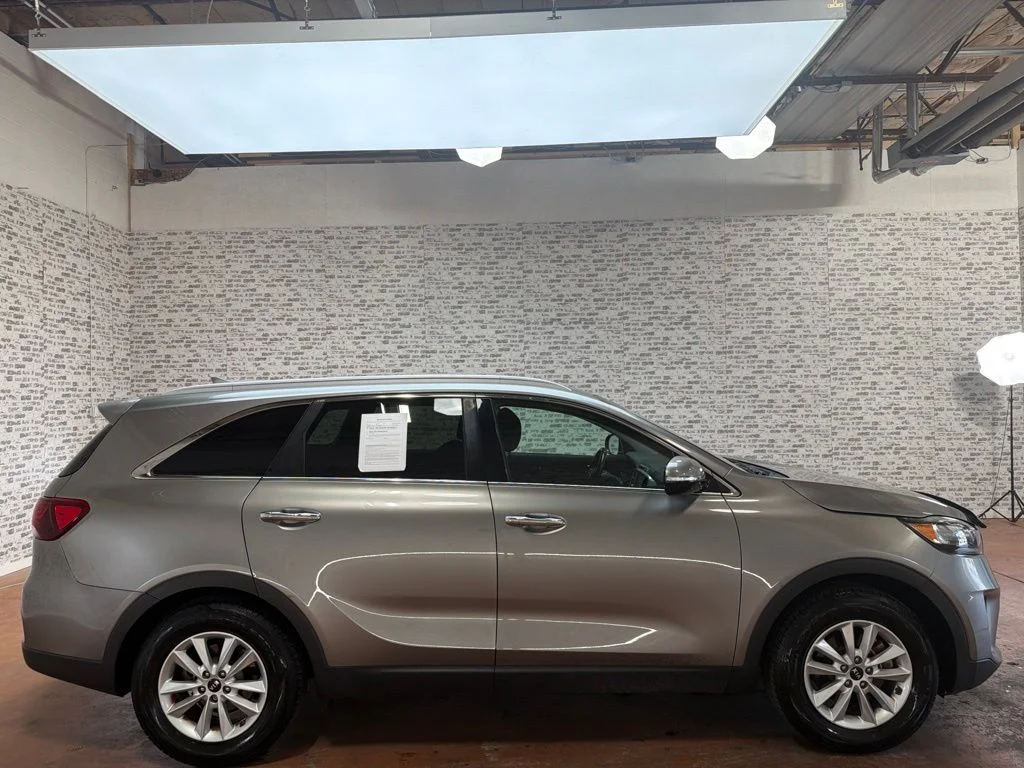 Used 2019 Titanium Silver Kia LX image 8