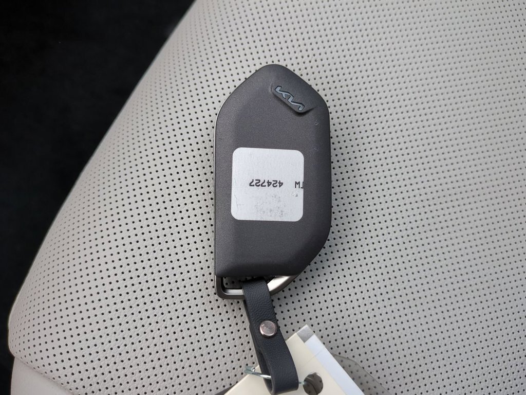 2026 Kia Sportage EX - Photo 35