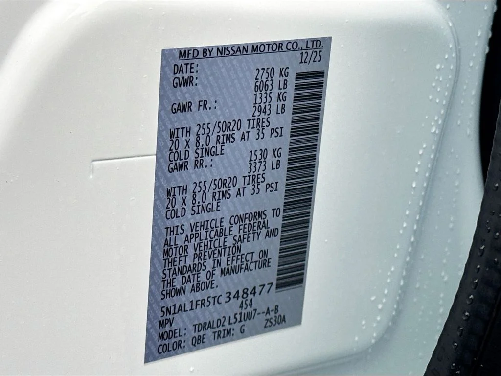 Certified Used 2026 White INFINITI LUXE image 36