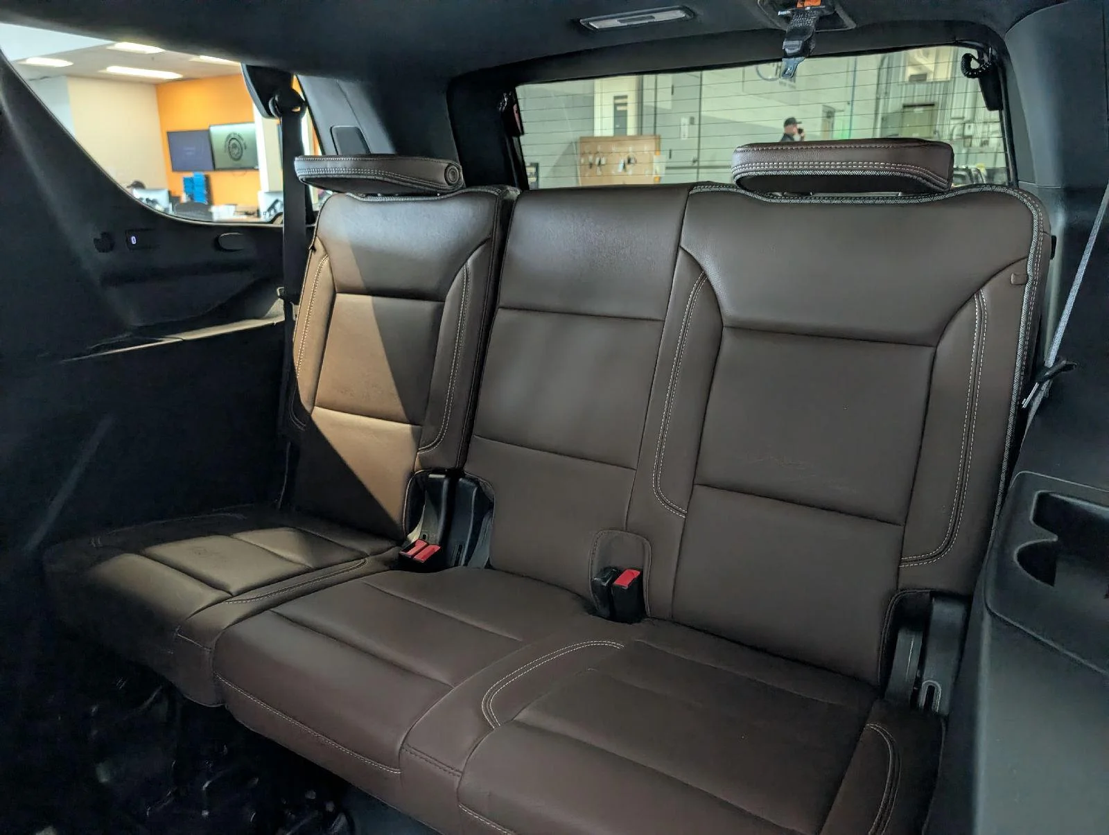 Used 2022 Iridescent Pearl Tricoat Chevrolet High Country image 25