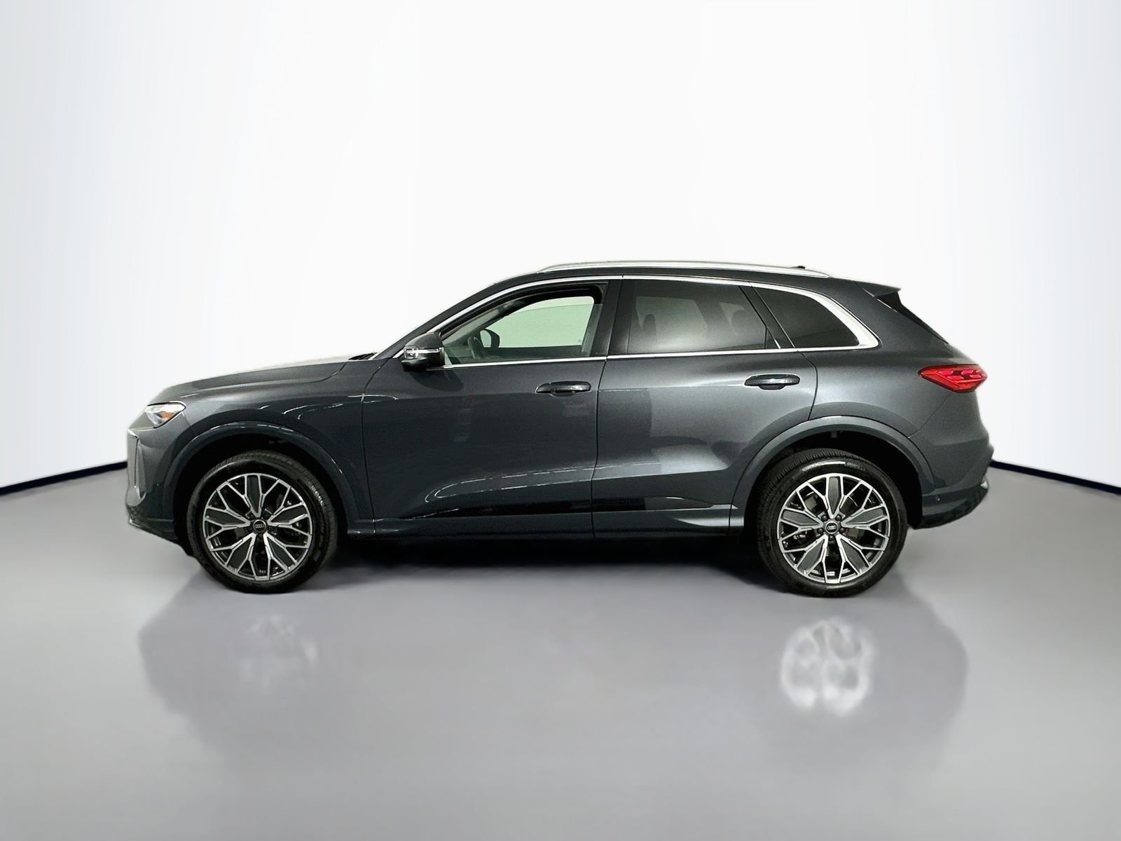 Used 2025 Gray Metallic Audi 2.0T Premium Plus Adaptive Cruise Vented Seats image 4