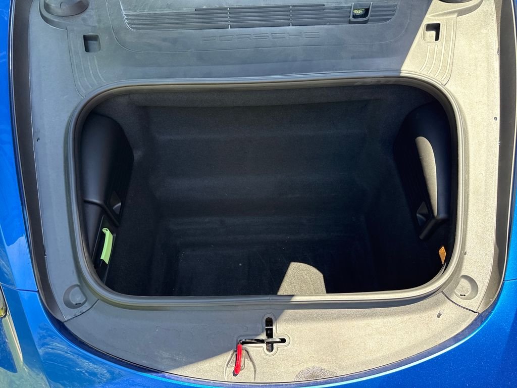 Used 2017  Porsche Base image 23