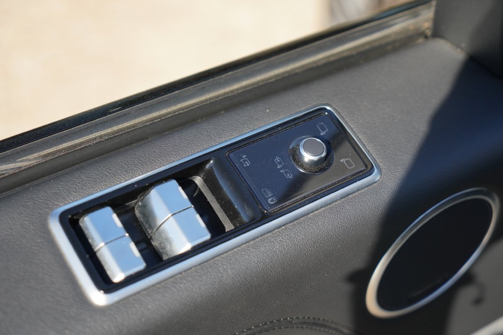 Used 2021 Black Land Rover Westminster image 22