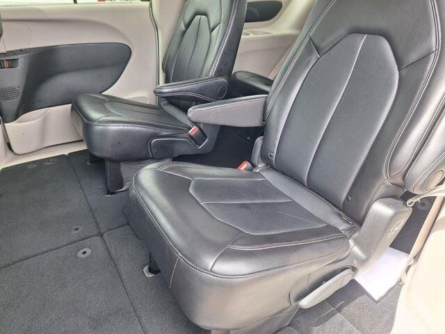 Used 2024 Bright White Clearcoat Chrysler Touring L image 23
