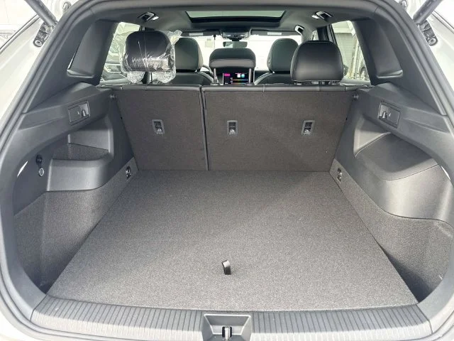2026 Volkswagen Tiguan photo 5
