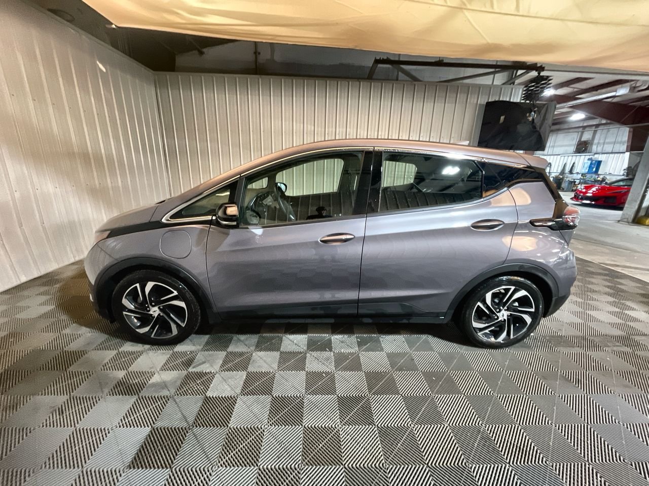 Used 2022 GRAY GHOST METALLIC Chevrolet 2LT image 40