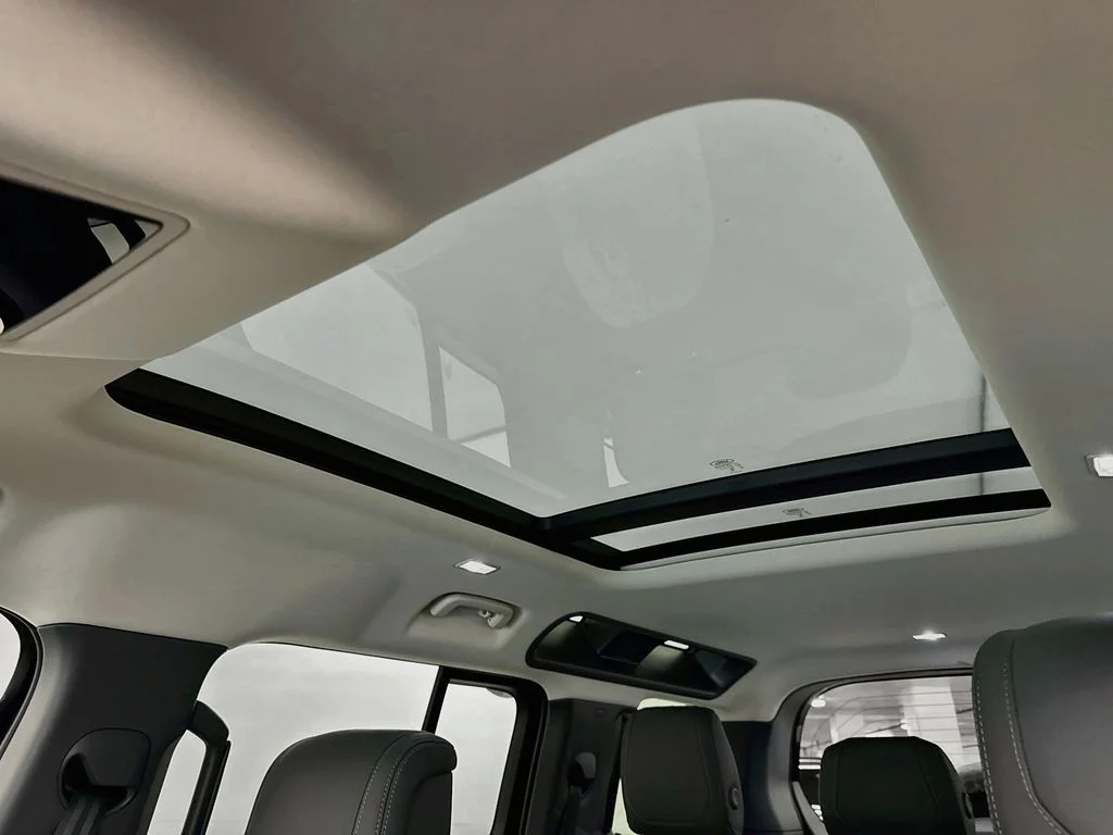 Certified Used 2024 Black Land Rover X-Dynamic SE image 22
