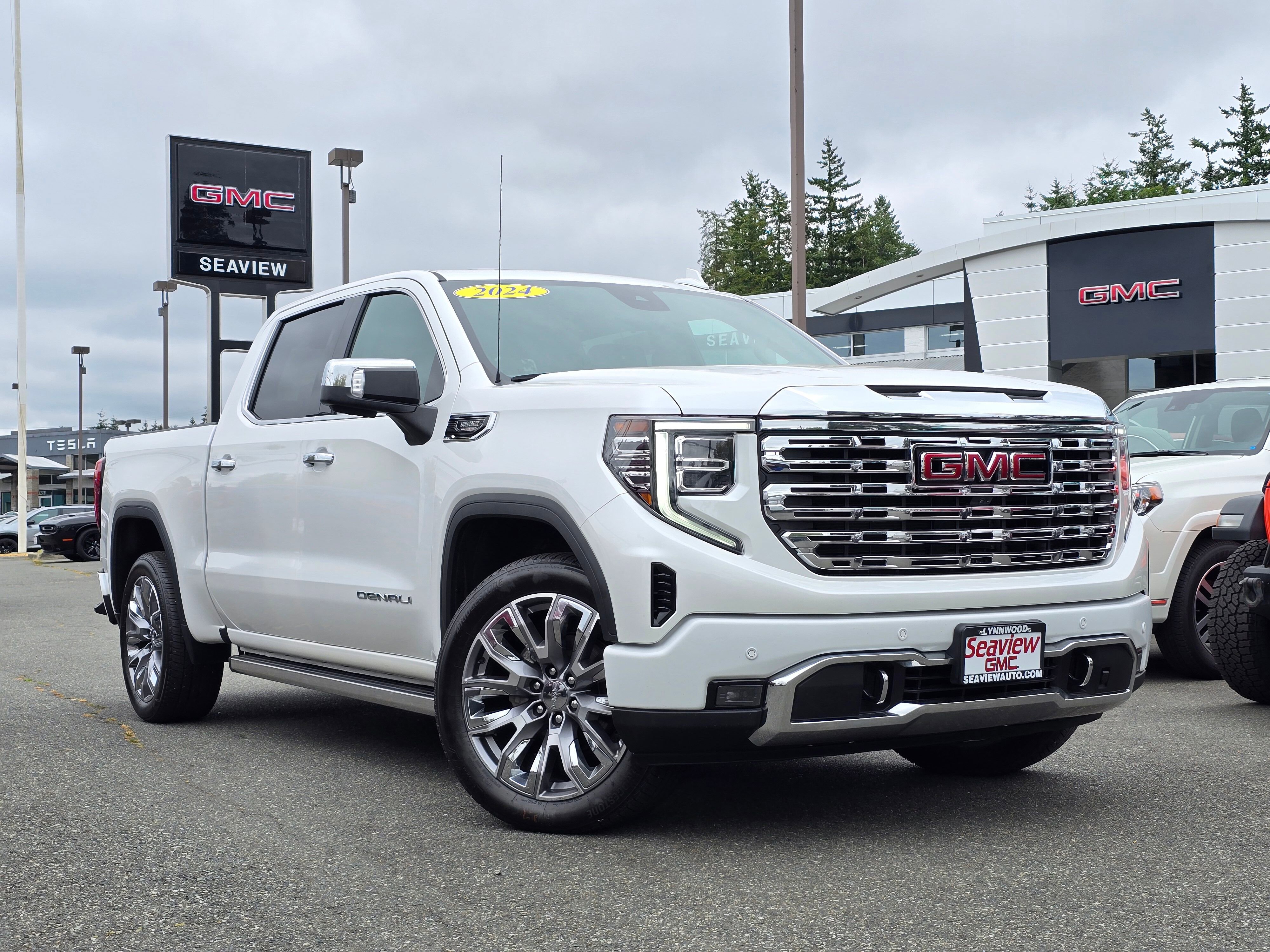 2024 GMC Sierra Denali 4WD Crew Cab Short Box's photo