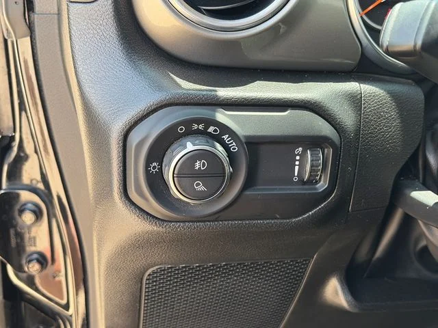 Used 2023 Black Jeep Overland image 20