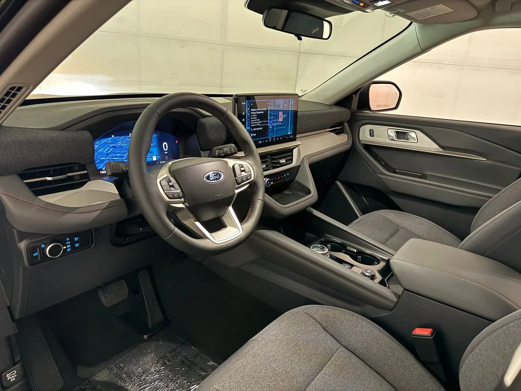 New 2026 Black Ford Active image 39