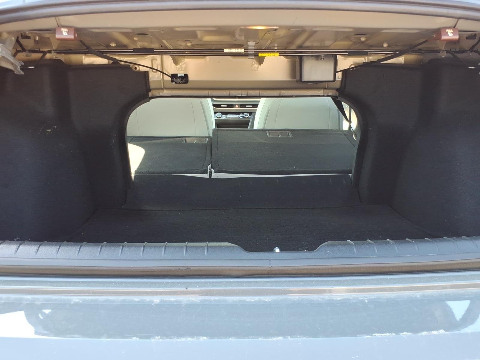 Used 2022 Hampton Gray Hyundai SEL image 27