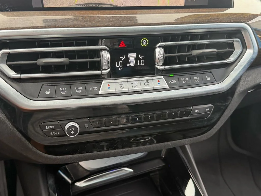 Used 2024 Gray BMW sDrive30i image 27