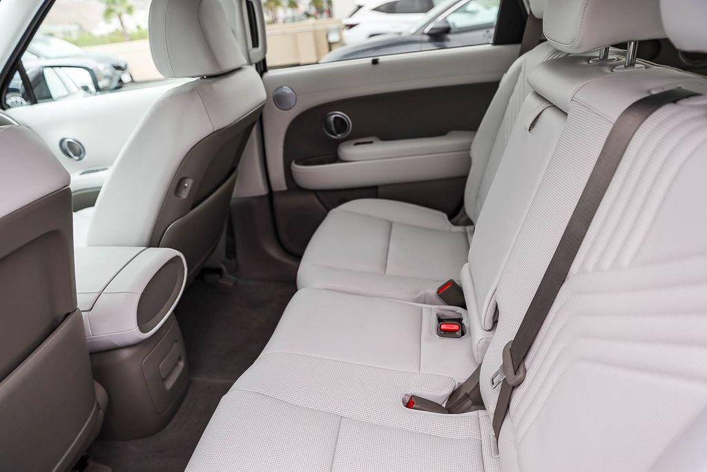New 2026 Red Hyundai Blue SEL Premium 8P image 16