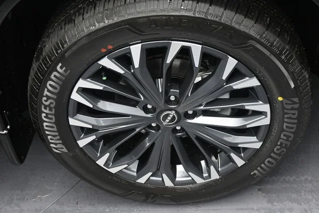 New 2026 Super Black Nissan Platinum image 32