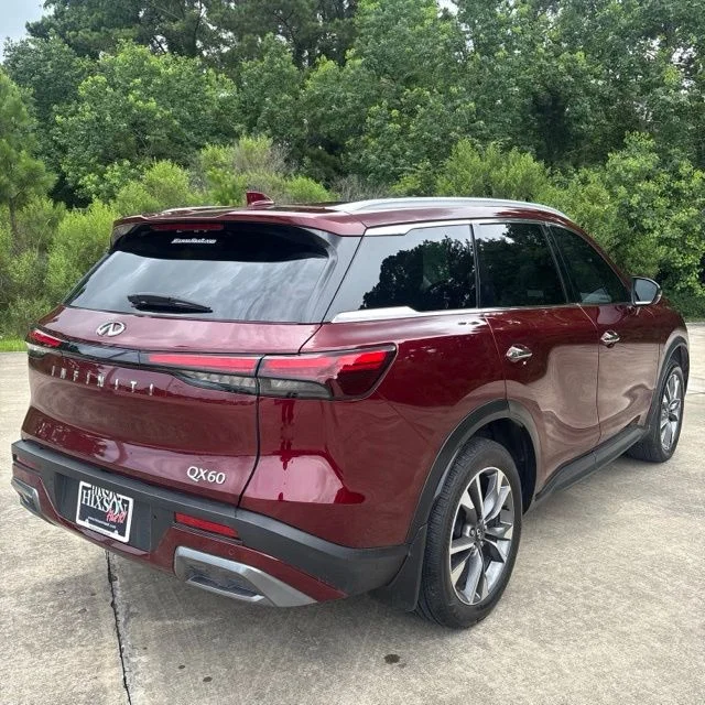 Used 2022 Red INFINITI LUXE image 6