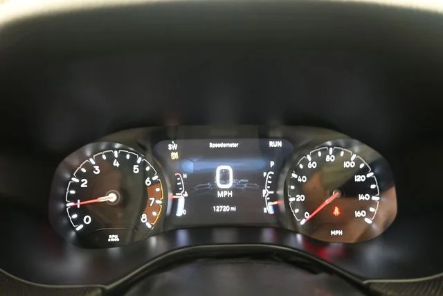 Used 2025 Silver Jeep Latitude image 25