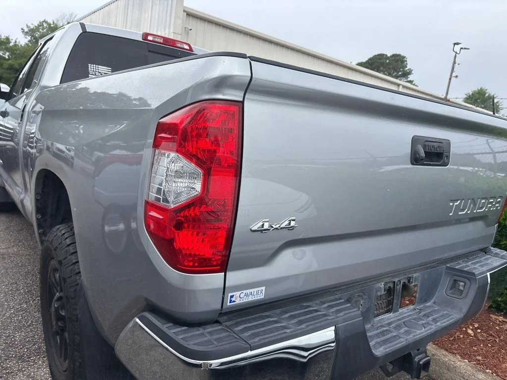 Used 2019 Silver Toyota SR5 image 9