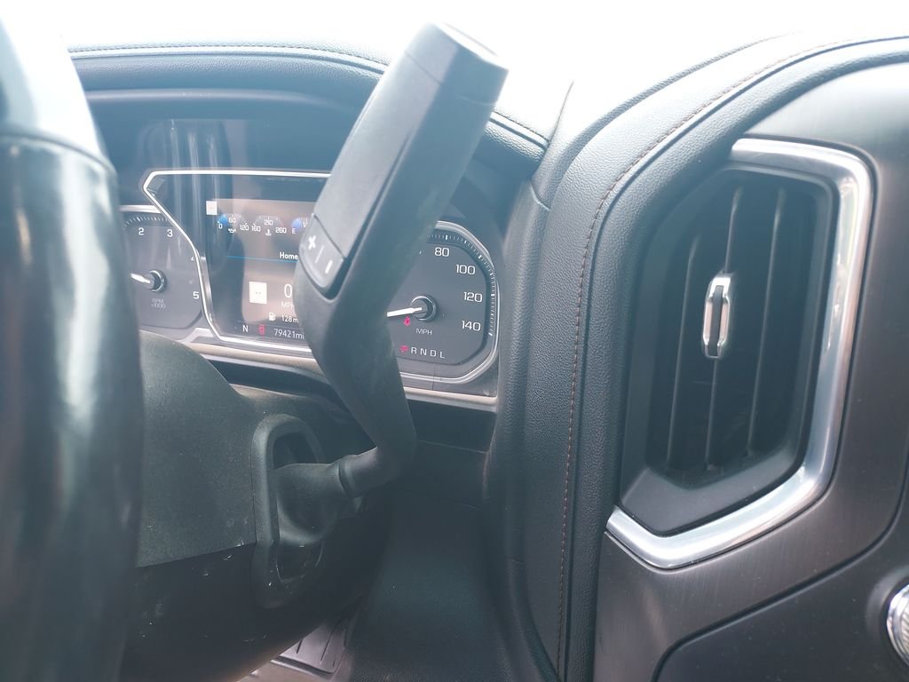 Used 2021 White GMC AT4 image 19