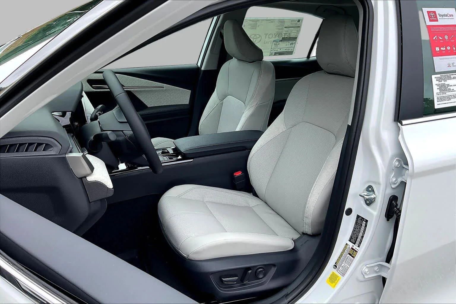 New 2026 Wind Chill Pearl Toyota XLE image 9