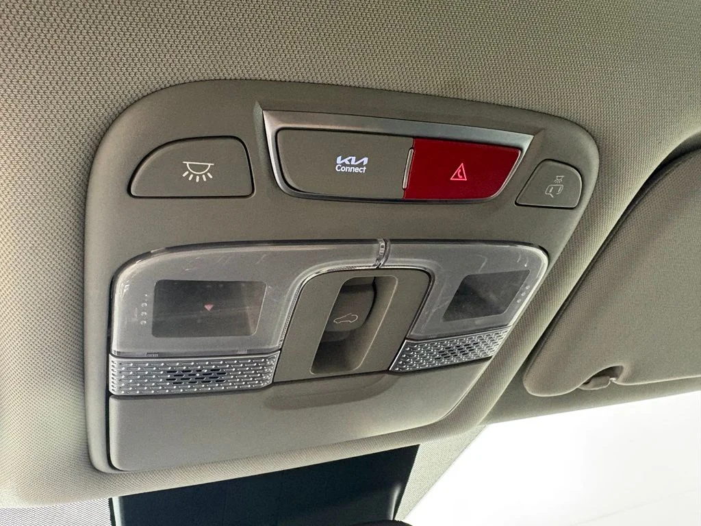 Used 2025 Silver Kia S image 38