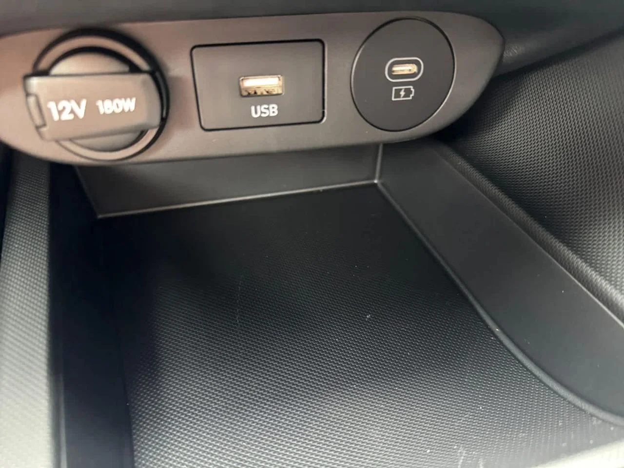 New 2026 White Hyundai SE image 8